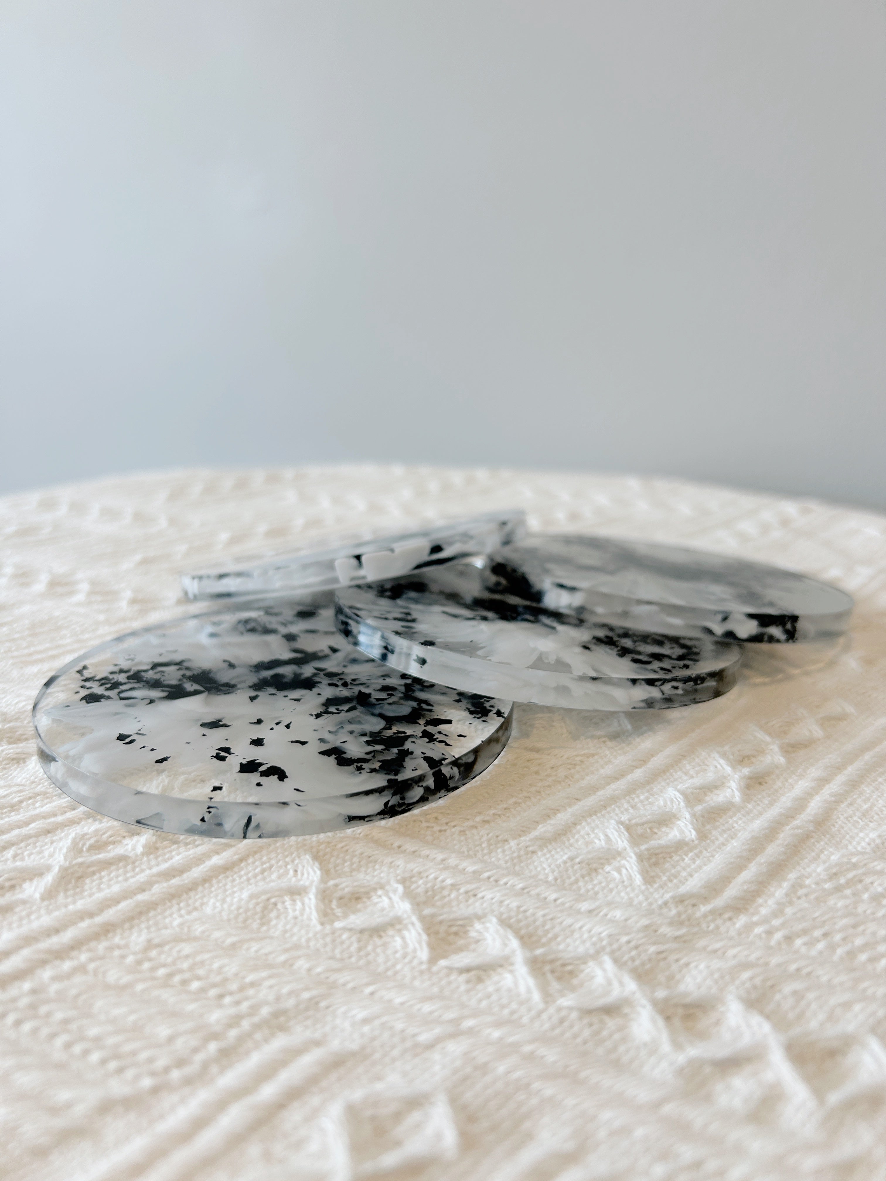 【Noir & Blanc】Handmade Resin Coasters (set of 4)