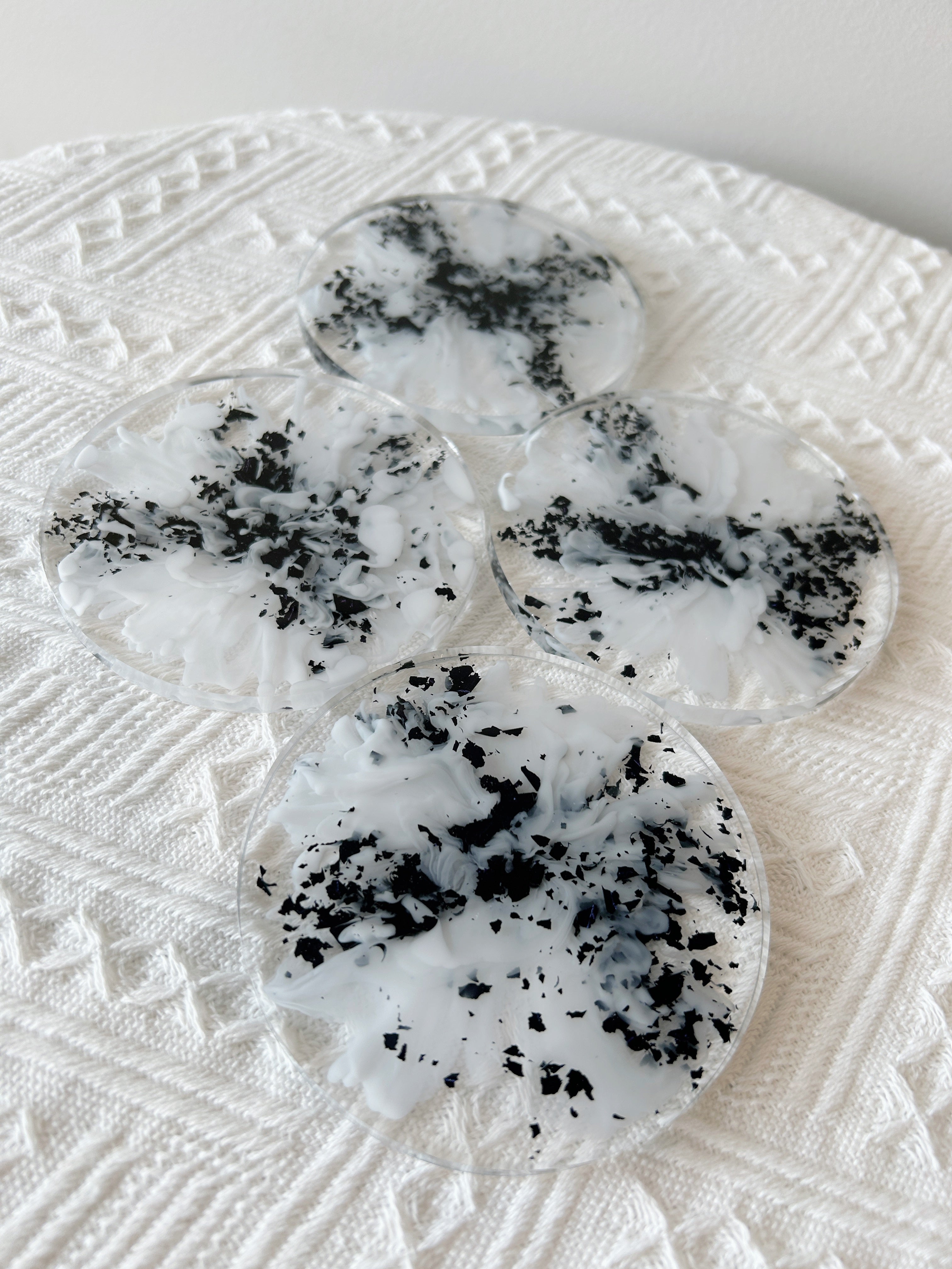 【Noir & Blanc】Handmade Resin Coasters (set of 4)