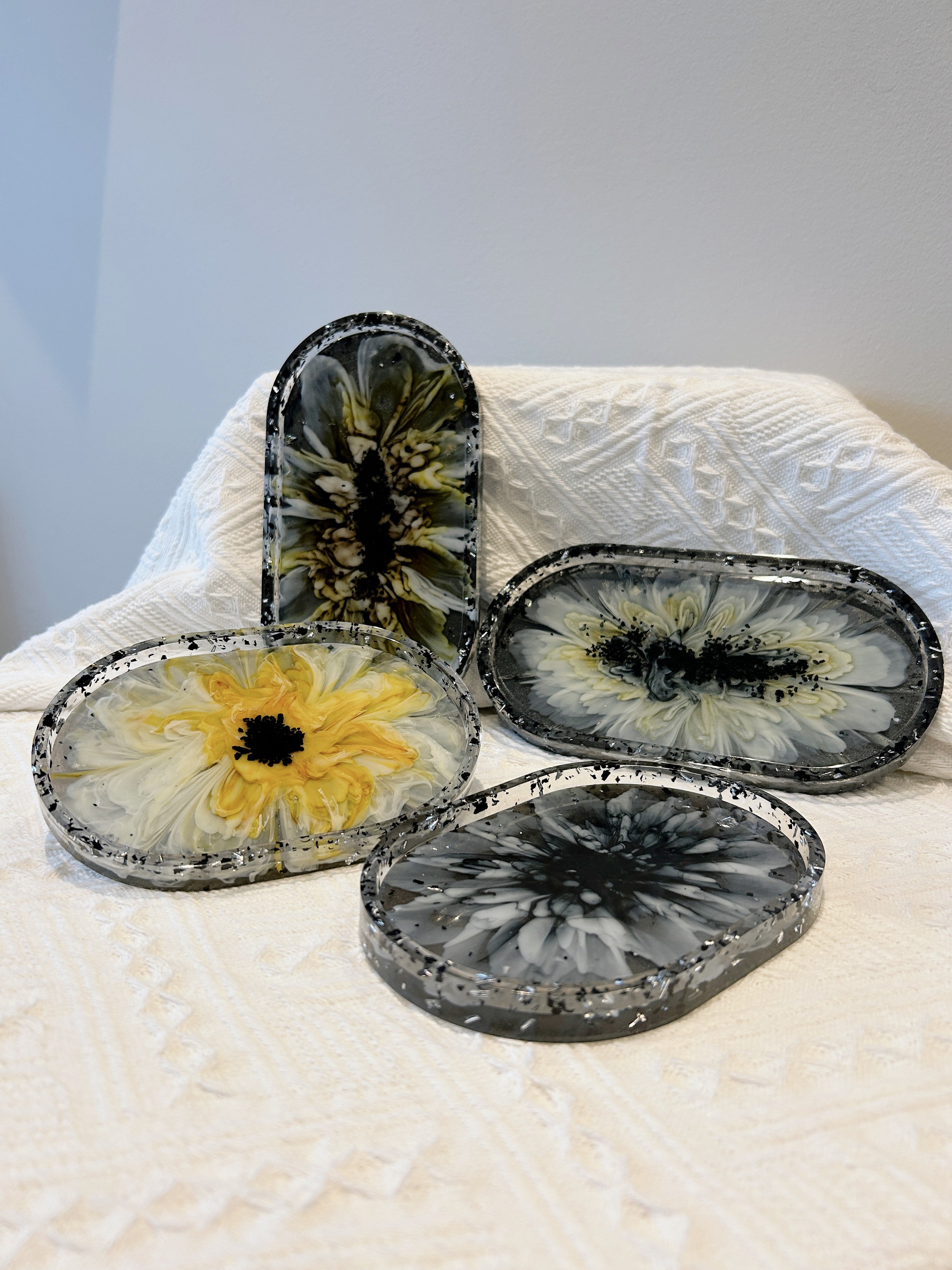【Blooming Beauty】Handmade Resin Trinket Tray (individual)
