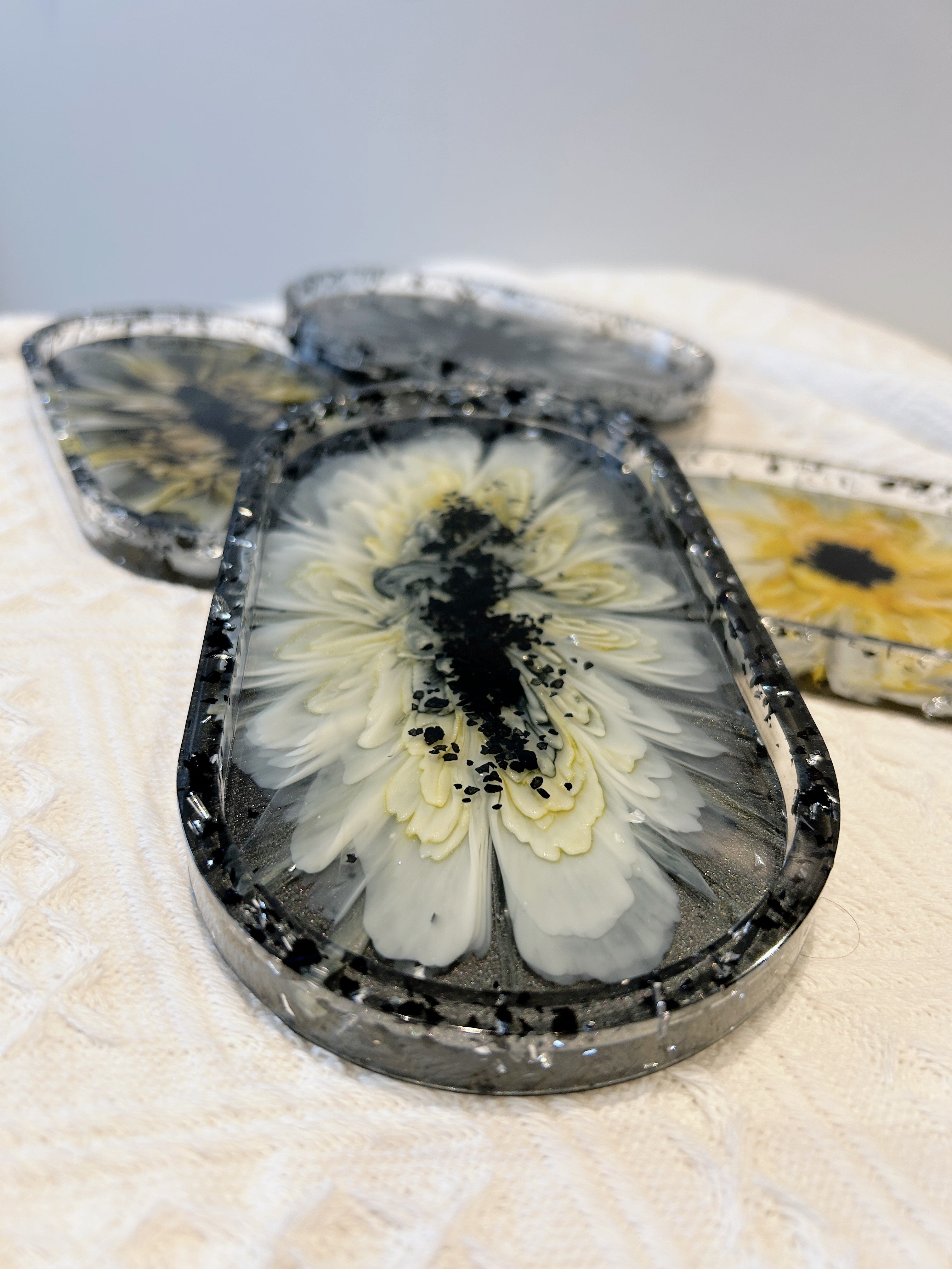 【Blooming Beauty】Handmade Resin Trinket Tray (individual)