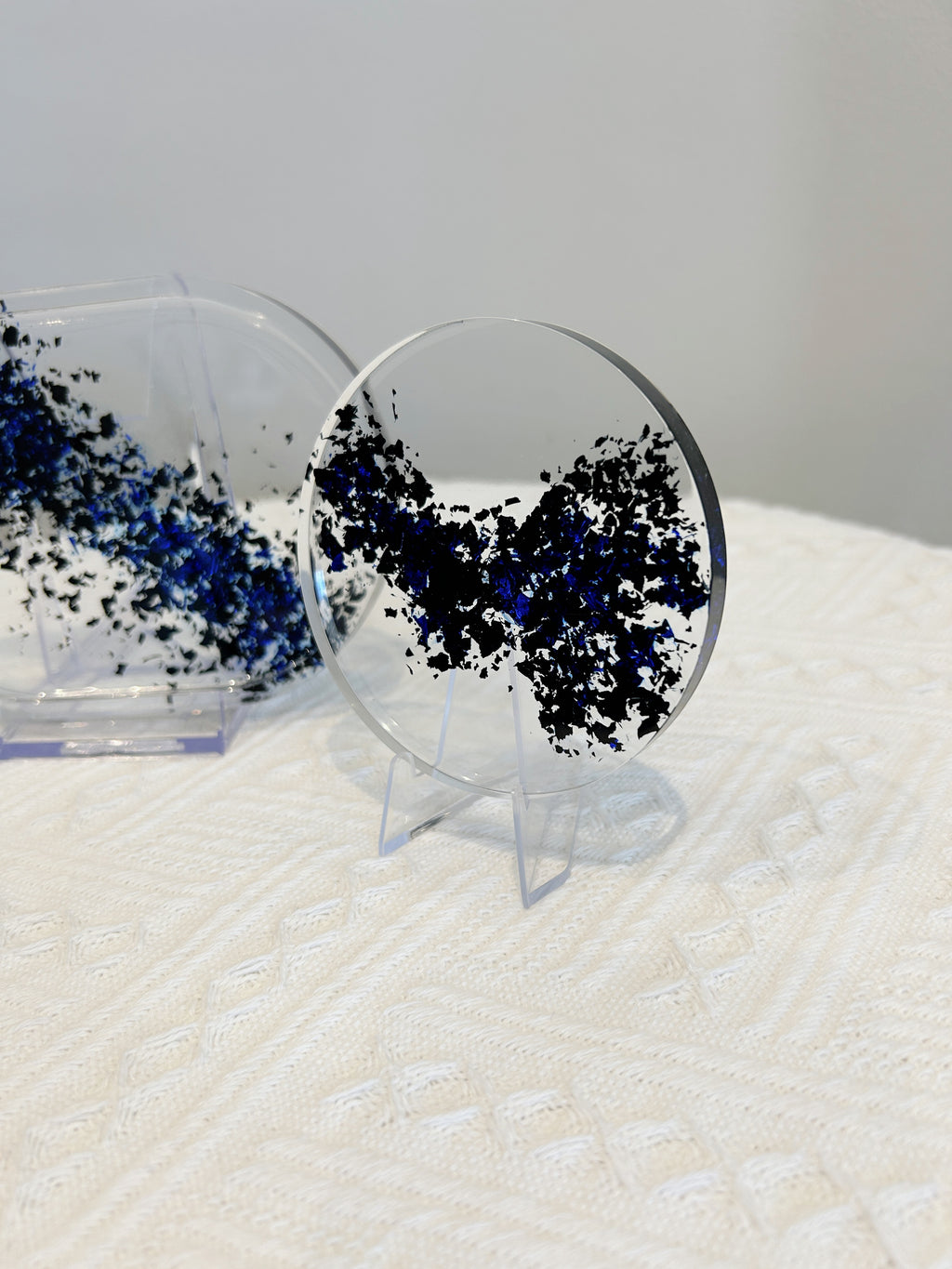 【Golden Elegance】Handmade Resin Coaster & Trinket Tray (2-piece set)