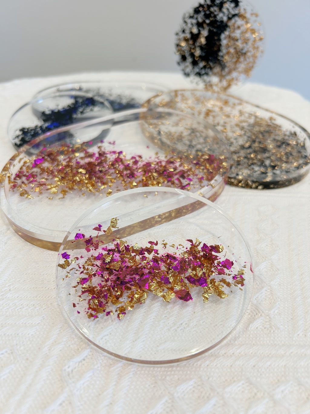 【Golden Elegance】Handmade Resin Coaster & Trinket Tray (2-piece set)