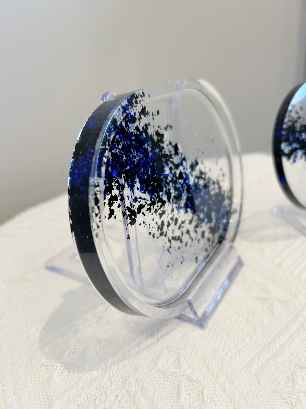 【Golden Elegance】Handmade Resin Coaster & Trinket Tray (2-piece set)