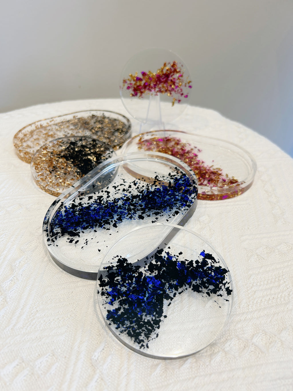 【Golden Elegance】Handmade Resin Coaster & Trinket Tray (2-piece set)