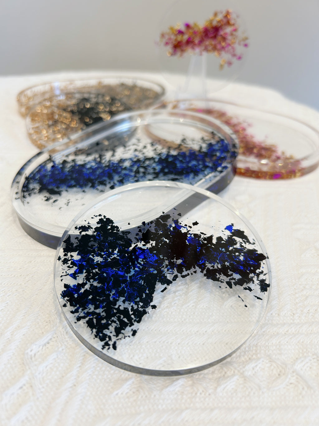 【Golden Elegance】Handmade Resin Coaster & Trinket Tray (2-piece set)