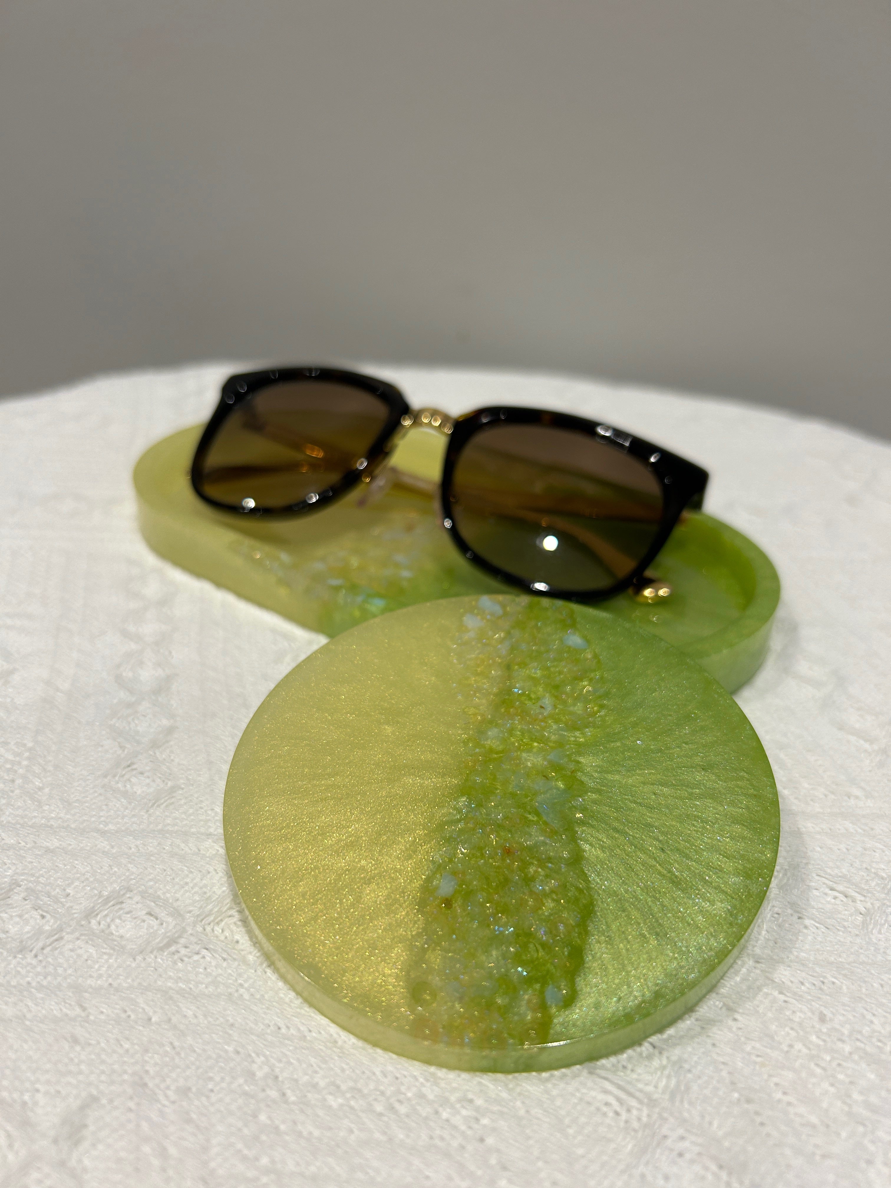 【Crystal Glow】Handmade Resin Coaster & Trinket Tray (2-piece set)