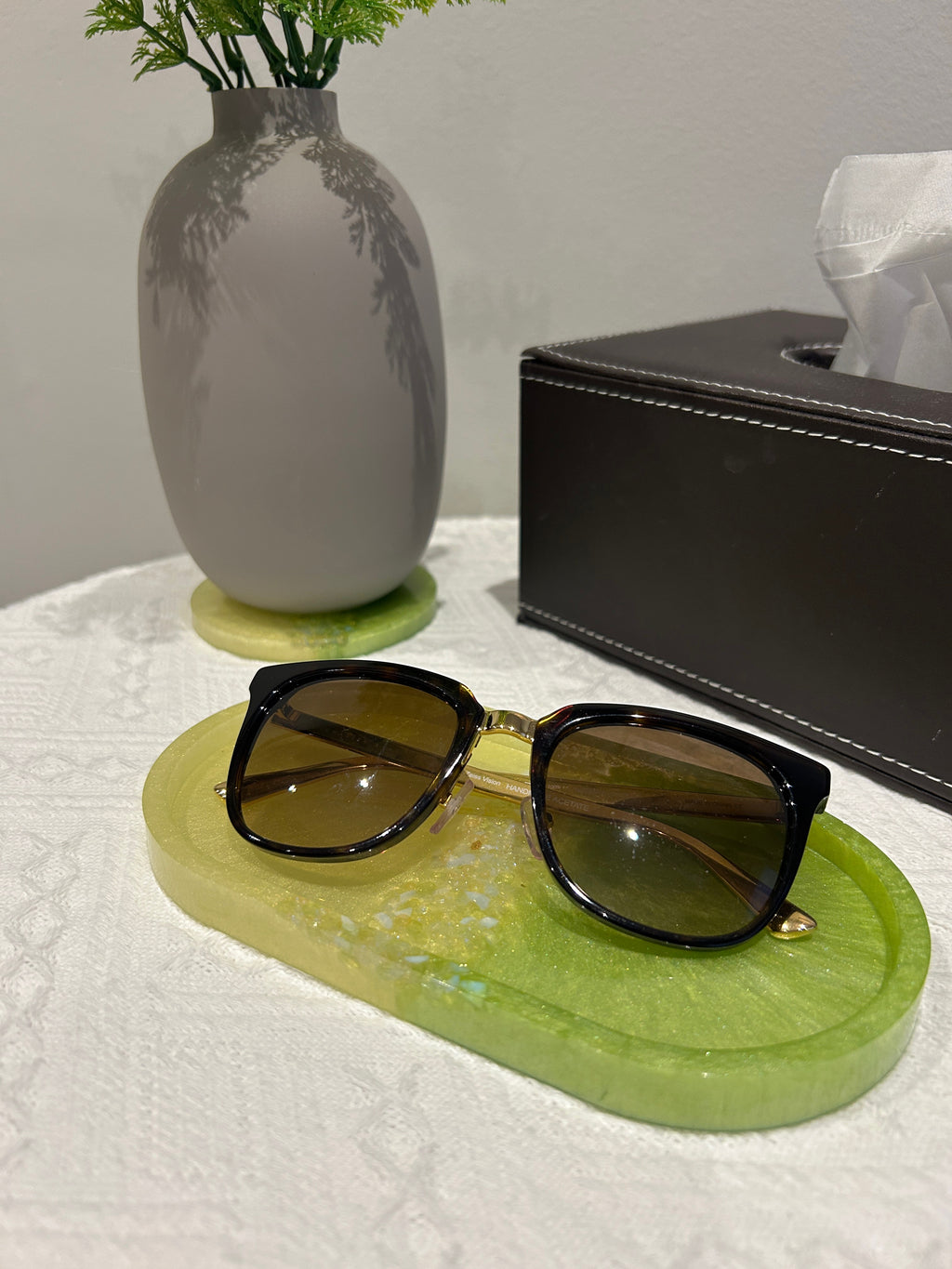 【Crystal Glow】Handmade Resin Coaster & Trinket Tray (2-piece set)