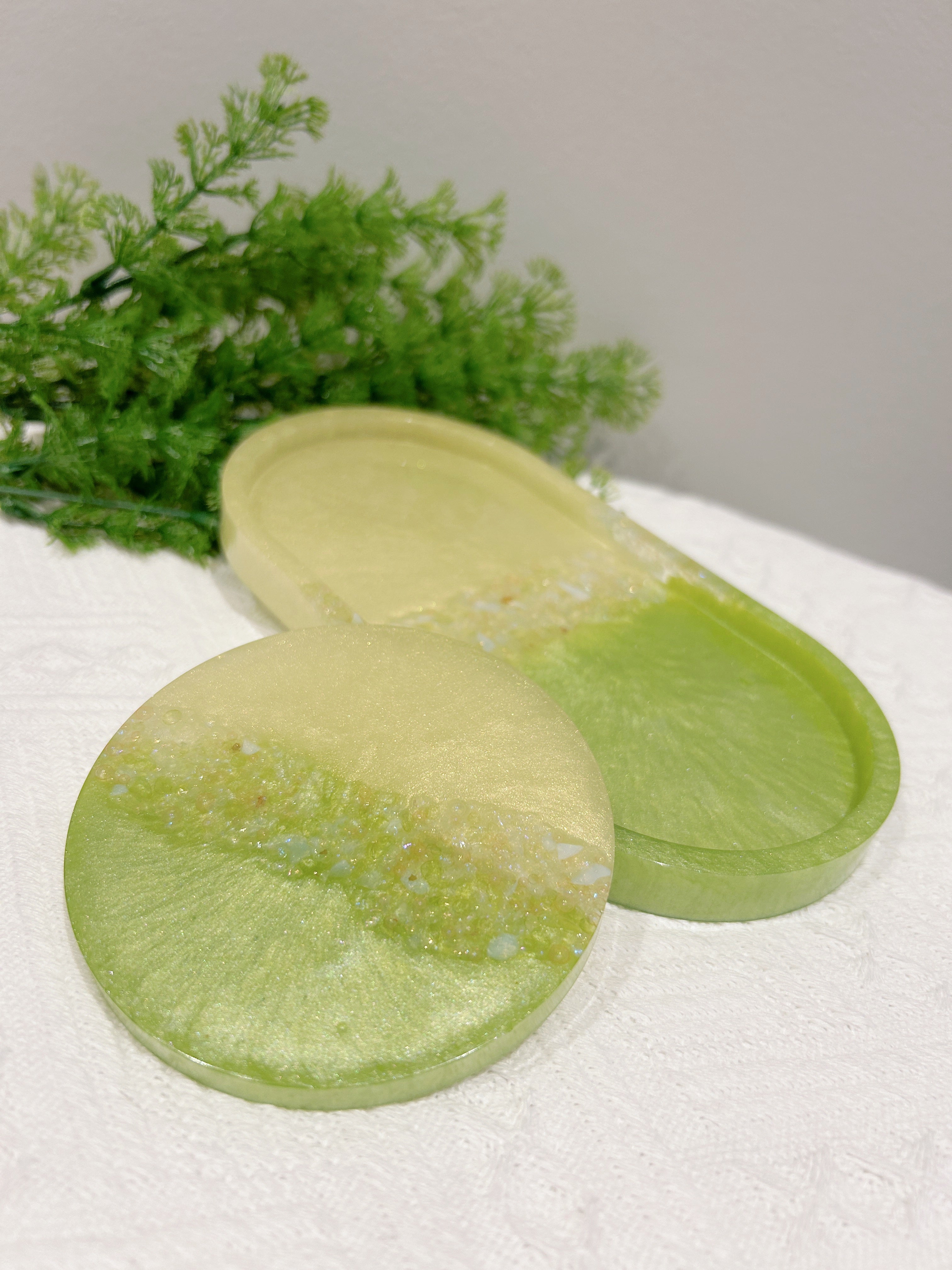 【Crystal Glow】Handmade Resin Coaster & Trinket Tray (2-piece set)