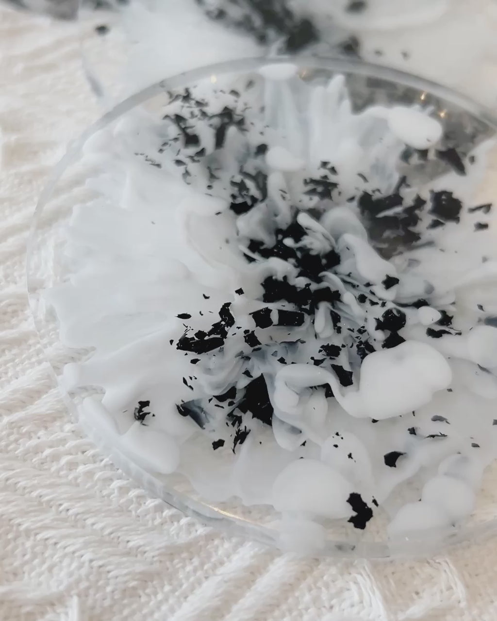 【Noir & Blanc】Handmade Resin Coasters (set of 4)