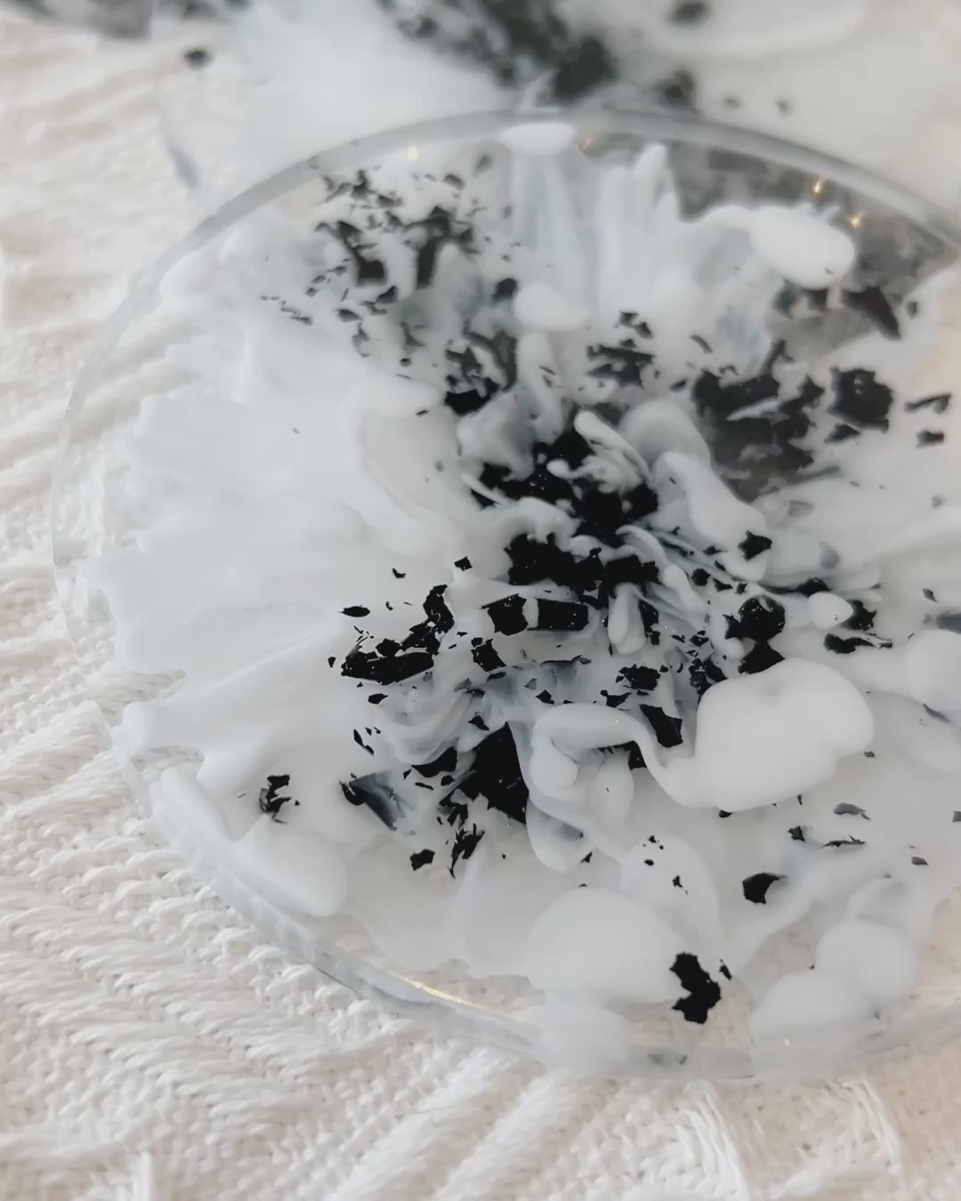 【Noir & Blanc】Handmade Resin Coasters (set of 4)